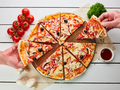 1인 피자의 편의점 노크…대형 프렌차이즈 피자 생존 방향은?